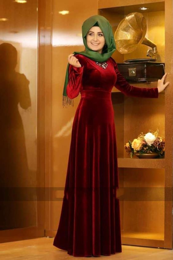 Pınar Şems kadife elbise